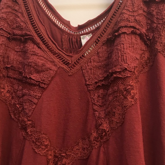 Free People Draped Red Lace Blouse (M) Like New - Picture 4 of 8